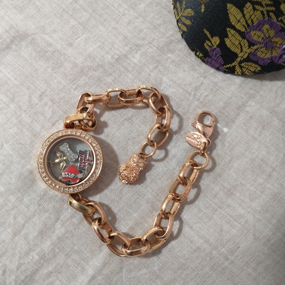Origami Owl Rose Gold Tone Bracelet with Charms and Case - Picture 3 of 4